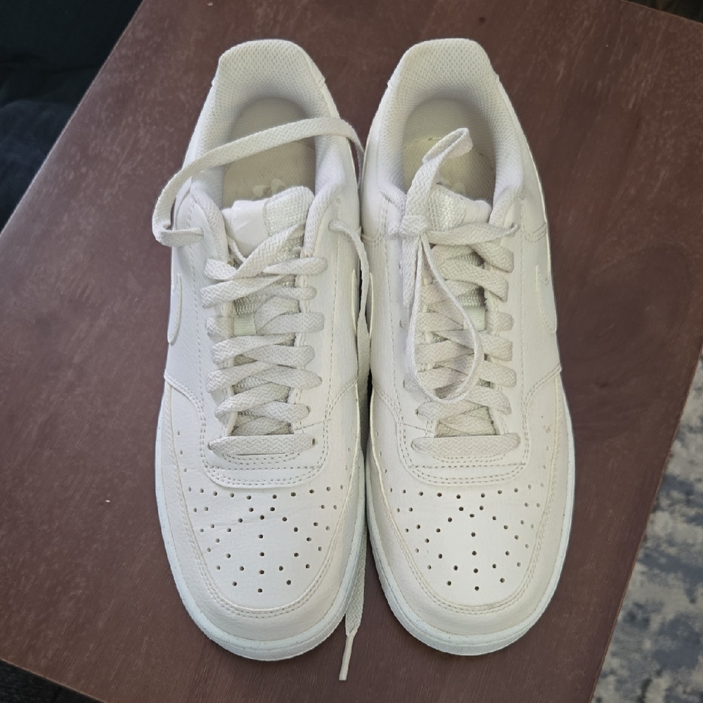 Nike White Low Court